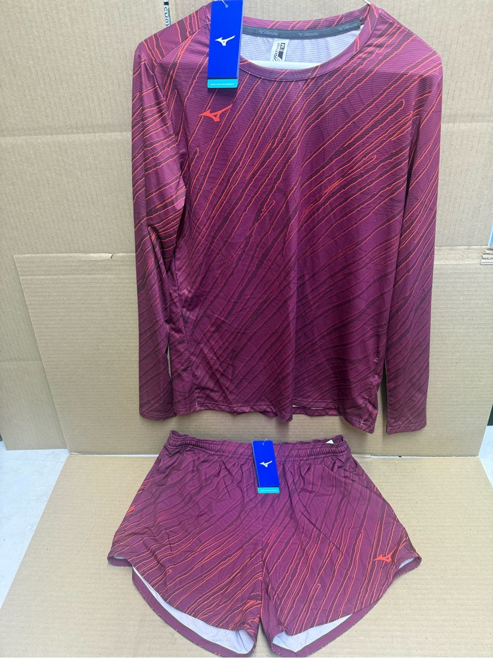 New Mizuno Women's Active Long Sleeve Top & Shorts Set